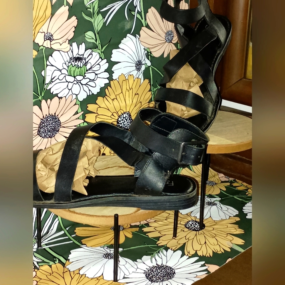Franco Sarto Leather "GWENYTH"  Strap Back Ankle Sandals with Buckle Black 8.5M